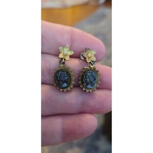 Cameo Earrings
Floral Seed Pearl Very Vintage .5in